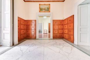 Appartamento in vendita, via Foria, Centro, Napoli