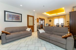 Appartamento in vendita, via Livorno  147, Acitrezza, Aci Castello