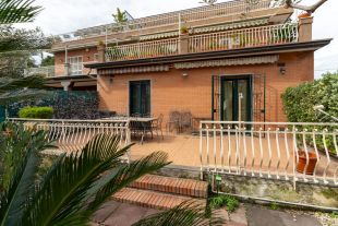 Appartamento in vendita, via Livorno  147, Acitrezza, Aci Castello