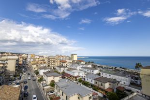 Trilocale in vendita, viale Crotone  9, Catanzaro Lido, Catanzaro
