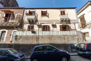 Terratetto unifamiliare in vendita, via Santa Barbara  57, Centro Storico, Catania