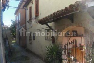 Terratetto unifamiliare in vendita, via Case Basse  6, Foligno
