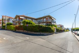 Appartamento in vendita, via Mollica  47, Aci Castello