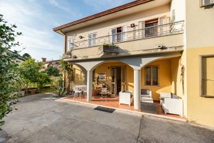 Villa in vendita, via Montegrotto  39, Abano Terme