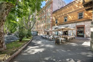 Attività / Licenza in vendita, via Vittorio Veneto  32, Centro Storico, Roma