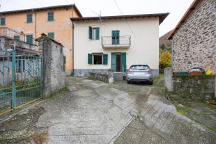 Stabile o palazzo in vendita, Località Villa Regnano, Regnano, Casola In Lunigiana