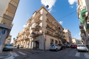 Bilocale in vendita, via Gaetano Donizetti  81, Picanello, Catania