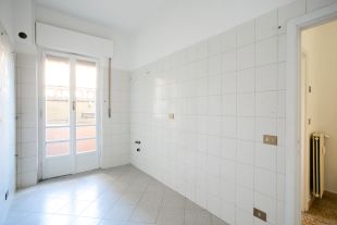 Bilocale in affitto, Piazza Imola  4, San Giovanni, Roma