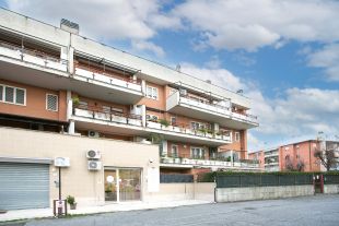 Trilocale in vendita, viale Attilio Bertolucci  105, Settecamini, Roma