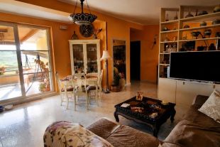 Stabile o palazzo in vendita, via degli Oleandri  2, Lungomare, Crotone