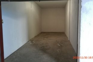 Box / Garage in vendita, viale Montello  13, Centro storico, Mantova