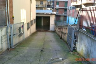 Box / Garage in vendita, viale Montello  13, Centro storico, Mantova