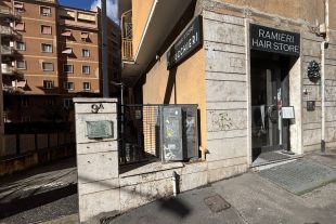Negozio in affitto, via Graziano  11, Baldo degli Ubaldi, Roma