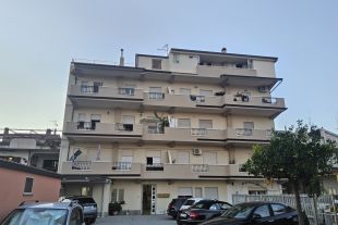 Trilocale in vendita, via Aguglia I, Caulonia