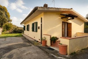 Cascina in vendita, via di Quarrata  13, Castellaccio, Livorno