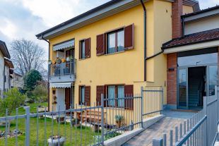 Bilocale in vendita, via Calvettera  122, Giaveno