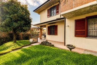 Villa in vendita, via Gabriele d'Annunzio  7, Salerano Sul Lambro