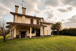 Villa in vendita, via 1ª Strada  1, Fiesso D'artico