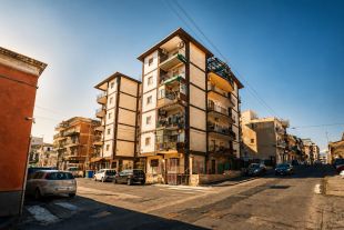 Magazzino o deposito in vendita, via Pietro Maroncelli  2-6, Rapisardi, Catania