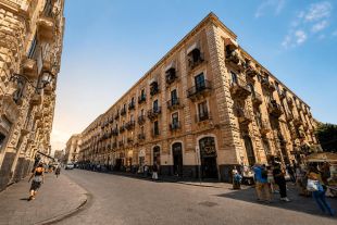 Appartamento in vendita, via Montesano  5, Centro Storico, Catania