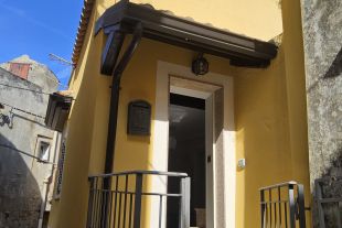 Terratetto unifamiliare in vendita, via Umberto I', Riace