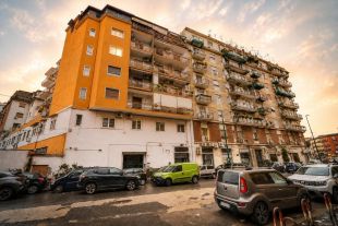 Appartamento in vendita, via Generale Francesco Pignatelli  16bis, Centro, Napoli