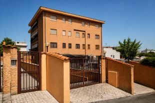 Bilocale in vendita, via Ciro Ferri, Torre Angela, Roma
