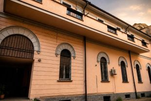 Stabile o palazzo in vendita, via Palestro  18, Centro, Pavia