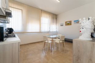 Attività / Licenza in vendita, Corso Sicilia  111, Centro Storico, Catania