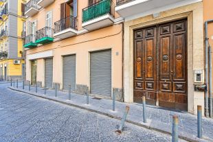 Trilocale in vendita, Piazza San Maria la Scala  10, Centro, Napoli