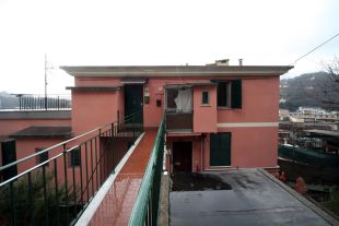 Trilocale in vendita, via Campodonico  35, Bolzaneto, Genova