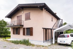 Villa in vendita, Strada Madonna  27, Casteggio