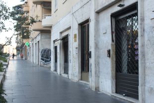 Negozio in affitto, viale della Piramide Cestia  33, Aventino, Roma
