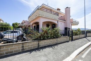 Villa in vendita, via Bisacquino  21, Borghesiana, Roma