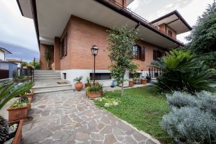 Villa in vendita, via Giovanni Boccaccio  17, Pontinia