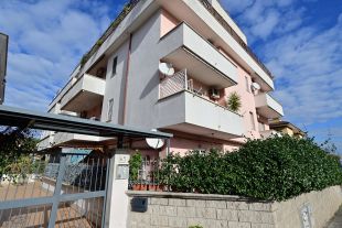 Trilocale in vendita, via Fabiano Landi  65, Acilia, Roma