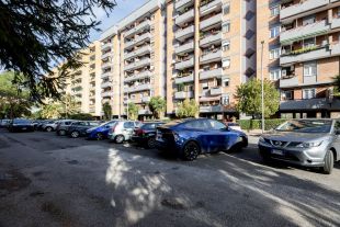 Trilocale in vendita, Piazza Salvatore Galgano, Cinecittà, Roma