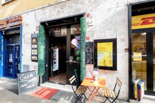 Attività / Licenza in vendita, viale Ippocrate  67, Bologna, Roma
