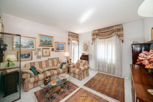 Quadrilocale in vendita, via del Casale del Finocchio  63, Finocchio, Roma