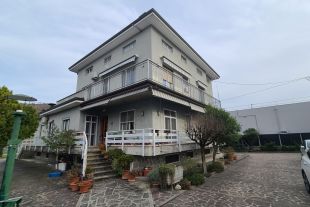 Villa in vendita, via Francesco Zanetti  4, Fornovo Di Taro