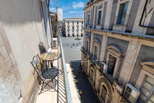 Trilocale in vendita, via Collegiata, Centro Storico, Catania