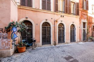 Negozio in vendita, Vicolo delle Grotte  45, Centro Storico, Roma
