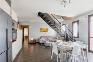 Quadrilocale in vendita, via Alberto da Giussano  109, Marnate