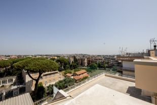Attico in vendita, via Santa Bernadette  25, Aurelio, Roma