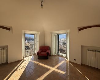 Trilocale in vendita, via Tiberio Pietro  15, Rocca Di Mezzo