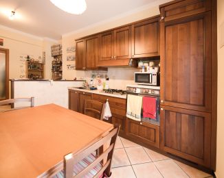 Trilocale in vendita, via San Felice  8, Molassana, Genova