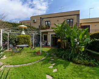 Villa in vendita, via Massimo D&#039;Azeglio  13, Trappeto, San Giovanni La Punta