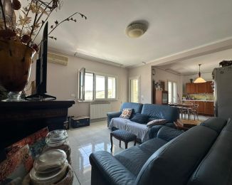 Quadrilocale in vendita, via dei Conti Falluc  70, Santa Maria, Catanzaro