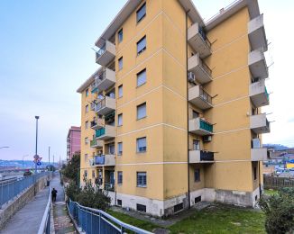 Bilocale in vendita, via S. Ambrogio di Fegino  2b, Rivarolo, Genova