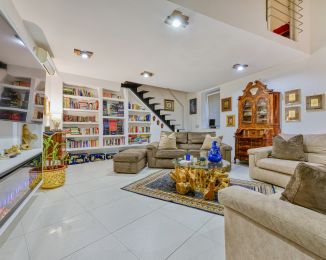 Quadrilocale in vendita, via Laura Mancini Oliva, Chiaia, Napoli